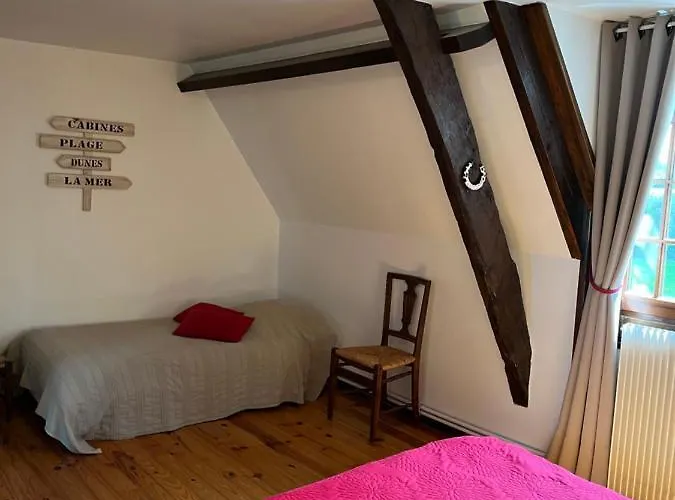 Le Domaine Des Tostes Feriehus *