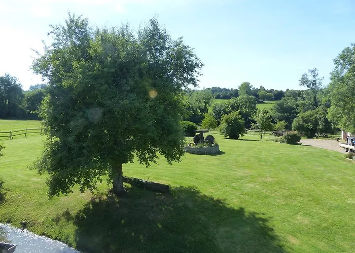 Le Domaine Des Tostes Feriehus *